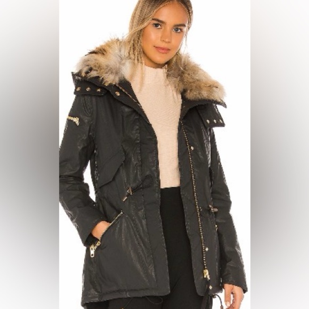 Sam 
Devon coat in carbon and neutral 
Size small